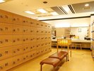 男性大浴場 脱衣所鍵付きロッカー完備