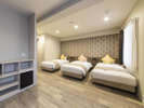 【トリプル/Deluxe Triple Room】31m²の広さで、最大4名まで対応が可能なお部屋です。