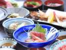 ◆ご夕食/料理長こだわりのおもてなし料理をご用意いたします※お料理はイメージです