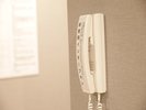 御用の際にフロントにつながる電話あり