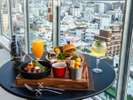 【SKY BAR AUGUST MOON】※料理内容や器は季節や仕入れ状況等により変わる場合がございます。