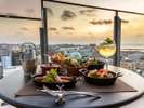 【SKY BAR AUGUST MOON】※料理内容や器は季節や仕入れ状況等により変わる場合がございます。