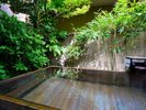 【花仙亭】源泉かけ流しの庭園露天風呂で旅の疲れも癒されます。