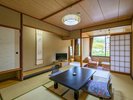 【四季亭】季節がめぐるたびに表情を変える玉造温泉の眺めを楽しめる客室。