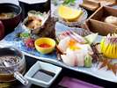 小学生様のご夕食の一例『大海御膳』です。他にお重ランチと活きいか御膳の3種類からお選びいただけます