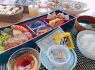 朝食:お膳出し