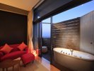 【最上階露天風呂付ツイン和室】1部屋しかない特別なお部屋 ※現在、バスタブの照明は点灯いたしません。