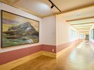【連絡通路】|本館と別亭を結ぶ通路には、当館社長をはじめ、さまざまな作家による絵画や写真を展示