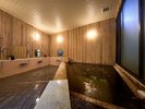 【別亭】1F|木の温もりに包まれた内湯