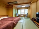 【別亭 夕凪】客室一例|ベッドを備えた和室10畳
