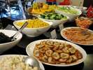 ■夕食:プランのメイン料理+ハーフバイキングもお楽しみいただけます!