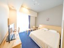 【ダブルルーム】◆シンプルで機能的なお部屋。ビジネスにもレジャーにも最適。