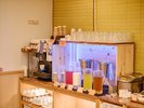 【朝食ブッフェメニュー一例】◆充実のドリンクバーで、爽やかな朝をスタート!