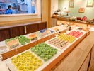 【朝食ブッフェメニュー一例】◆一口サイズで食べやすい工夫を凝らした料理が満載。