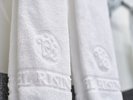 【客室設備・備品】◆ホテルロゴ入りの上質なタオル。身だしなみも快適に整えられます。