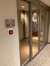 カプセル専用自動扉(ロッカーベルトをかざしてください)