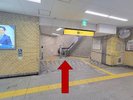 Osaka Metro 御堂筋線 5番出口より地上へ進みます
