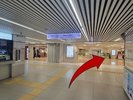 南海電鉄 なんば駅 南改札を出て右へ進みます
