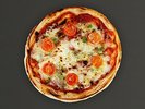 �y�n���^�[�}�E���e���z�n���^�[�}�E���e���ŐH�ׂ���PIZZA