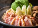 大分県産鶏の旨みが広がる熱々の鶏鍋