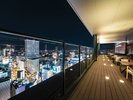 【18F_ROOFTOPテラス】地上約78mホテル最上階に位置し、四季の風を感じるルーフトップ。