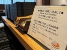 使い捨ての弁当箱でお部屋でも食事可