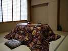 寒い冬はコタツでほんわか