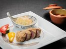 2026秋「松」カツレツに茸の旨味豊かなトマトソースを添えました。