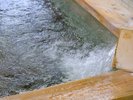 ■温泉こんこんと湧き出る「元湯100%かけ流しの湯」