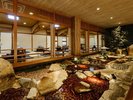 ■レストラン熊野川金魚が泳ぐ川のそばで、自然と調和した食事を堪能