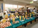 ■売店フロント前の売店で九州産の野菜や果物を販売!