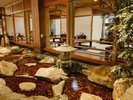 ■レストラン熊野川小庭園をみながらゆっくり寛いだひとときをどうぞ。