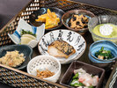 朝食
