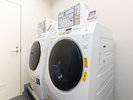 【洗濯乾燥機】2台ご用意がございます。お部屋のテレビ画面から利用状況が確認できます。