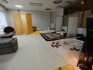 *【マッサージルーム】柔らかな照明に包まれたリラックスできる空間で。