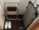 コーナーツイン ズボンプレッサー、使い捨てスリッパ、洋服ブラシ、靴ベラ、靴磨きシートをご用意。