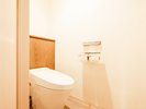 デラックスツイン〜お手洗いは個室でご用意しております。