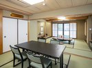 【特別室展望】やさしい自然の光と緑に包まれた純和室。