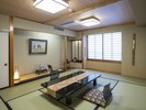 【特別室城陽】やさしい自然の光と緑に包まれた純和室。