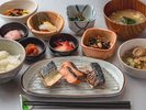 朝食バイキングは和食も充実!