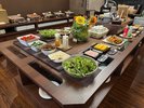 お食事はバイキング形式です。お好きなものをどうぞ♪