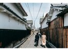 おしゃべりしながら歩く御所まちの道。何気ない景色が、心に残る風景に変わります。