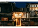 レトロな佇まいに、ふと足を止めたくなる。万年筆と珈琲を愛する人の隠れ家。