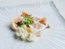 ディナー:ばあく豚の自家製ロースハムと季節野菜とフルーツ 吉田牧場モッツァレラ添え