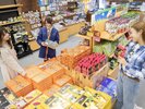 【9:00】カラフルなお土産を選んだら、この旅もいよいよチェックアウト。