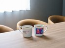 客室備品|食器類(ホテルオリジナルのマグカップ)