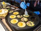 【朝食ブッフェ】当館オリジナル「博海サンド(丸)」。スタッフがお客様の目の前でお作りします。