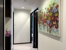 【ロイヤルスイート】玄関を開けると大きな絵画がお出迎えー。