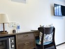 【その他】出張でご利用のリピーター様も多い当ホテル!デスク&コンセントも多数完備しております◎