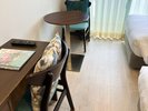 【その他】出張でご利用のリピーター様も多い当ホテル!デスク&コンセントも多数完備しております◎